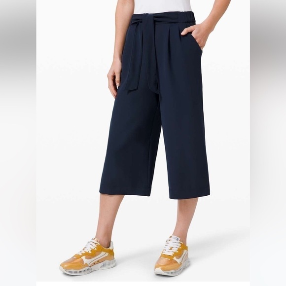 Lululemon Noir Crop size 8 inseam 20"
True Navy - Picture 7 of 7